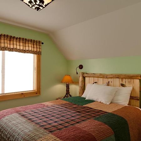 Cobble Mountain Lodge Lake Placid Exterior photo