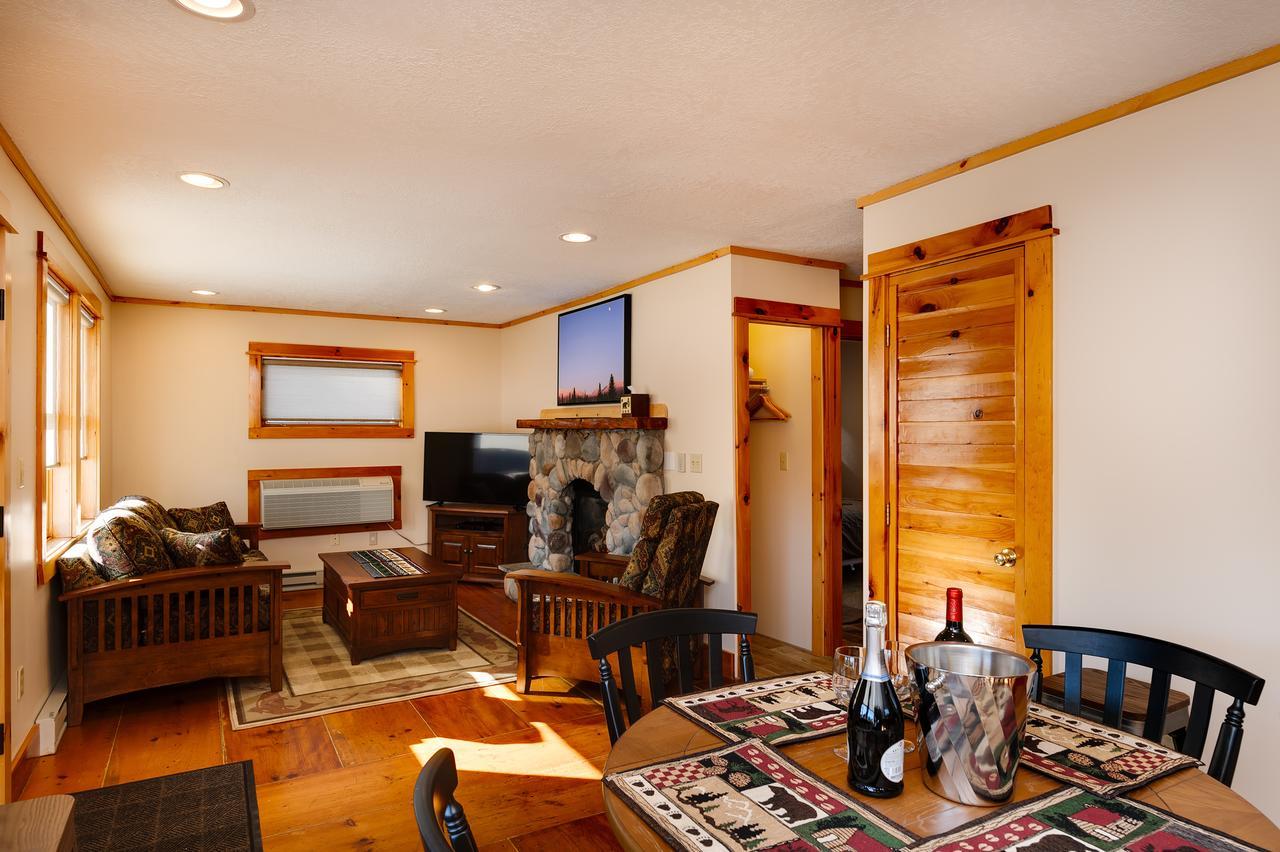 Cobble Mountain Lodge Lake Placid Exterior photo