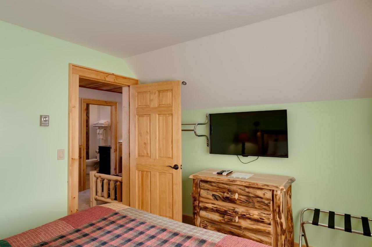 Cobble Mountain Lodge Lake Placid Exterior photo