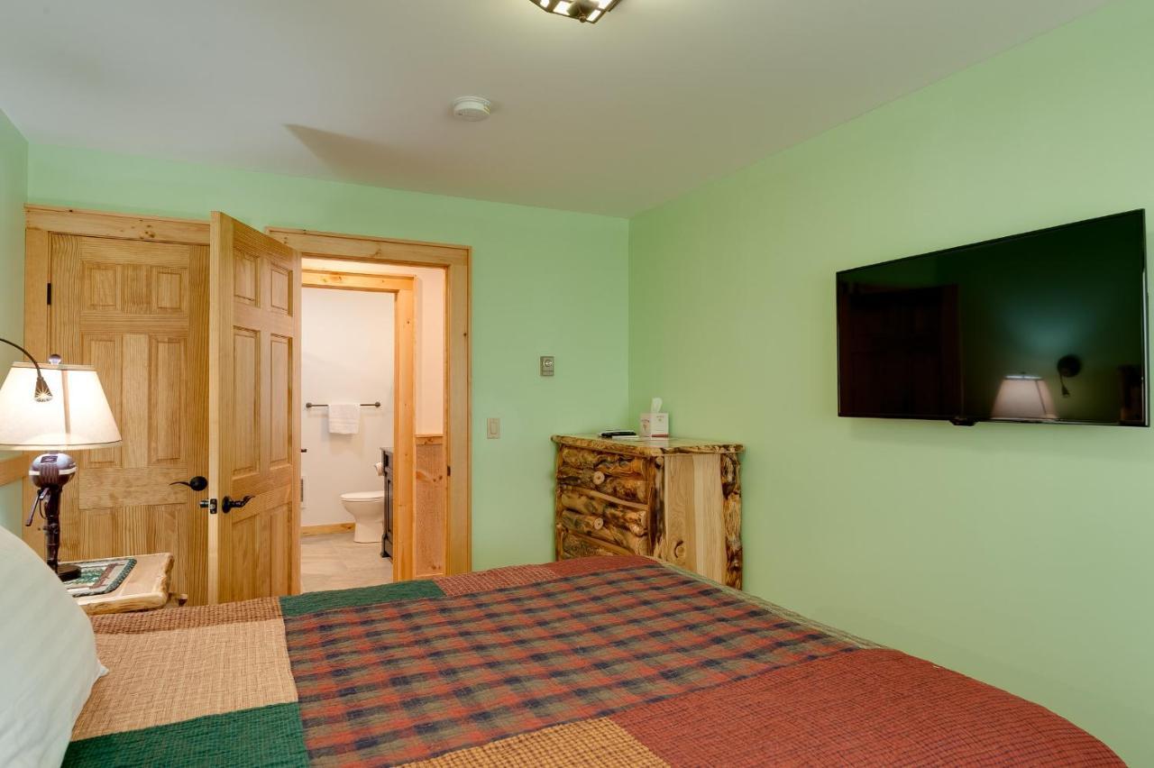 Cobble Mountain Lodge Lake Placid Exterior photo